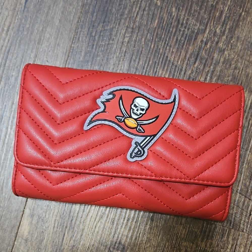 Tampa Bay Bucs Red Quilted Crossbody/Wallet